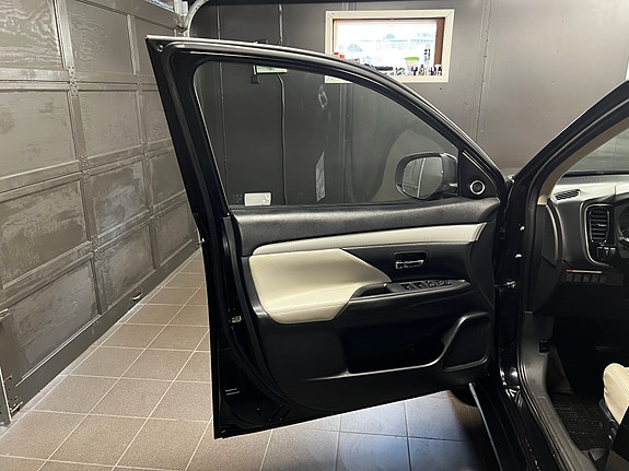Mitsubishi Outlander 26 of 30