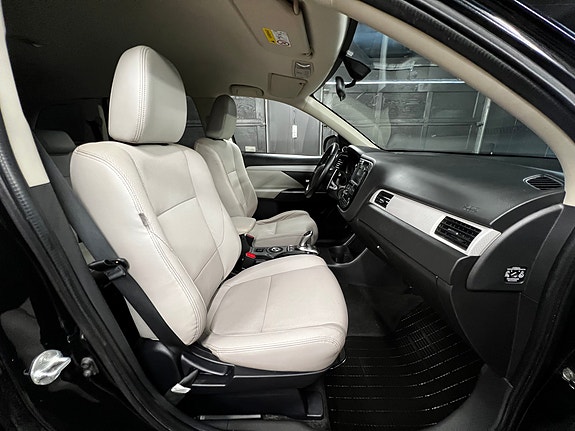 Mitsubishi Outlander 30 of 30