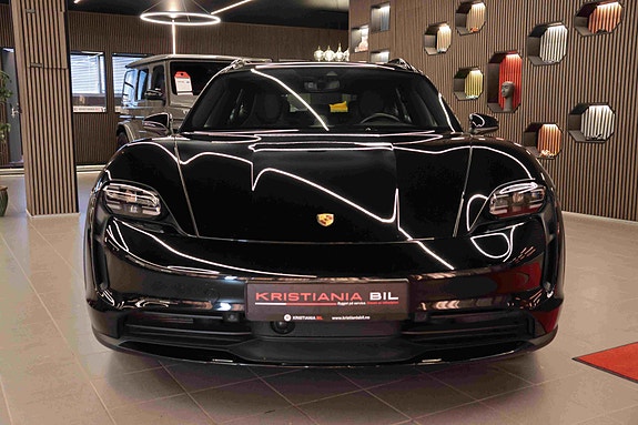 Porsche Taycan Cross Turismo 4 of 30