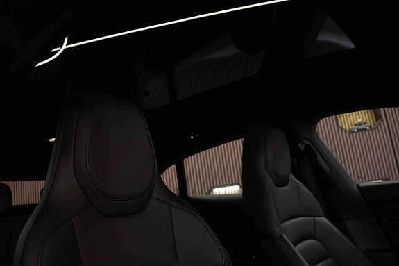 Porsche Taycan Cross Turismo 12 of 30
