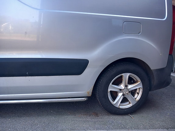 Peugeot Partner 4 of 9