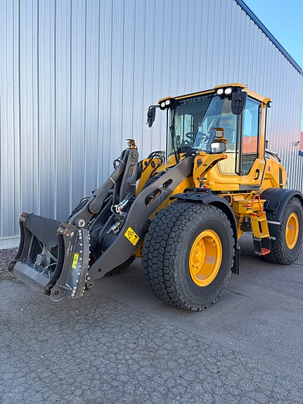 Volvo L60H / Skevfäste / MittX / Lockup 2 of 9