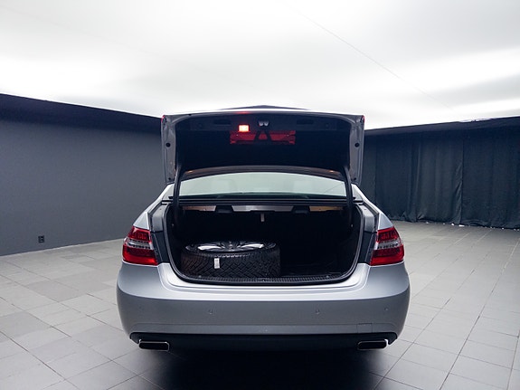 Mercedes-Benz E200 d 10 of 30