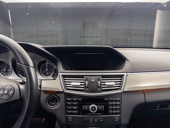 Mercedes-Benz E200 d 28 of 30