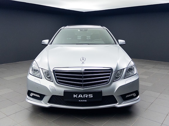 Mercedes-Benz E200 d 3 of 30
