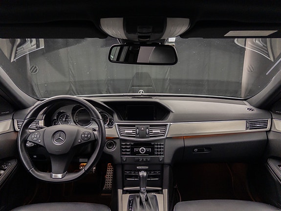 Mercedes-Benz E200 d 27 of 30