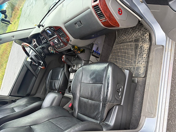Mitsubishi Pajero 20 of 24