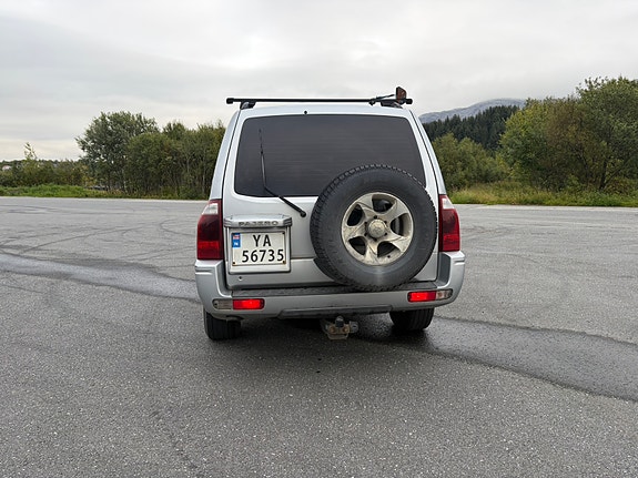 Mitsubishi Pajero 7 of 24