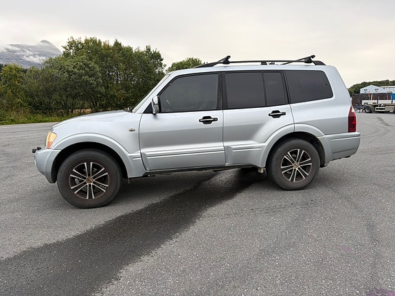 Mitsubishi Pajero 5 of 24