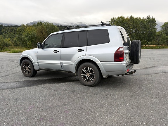 Mitsubishi Pajero 6 of 24