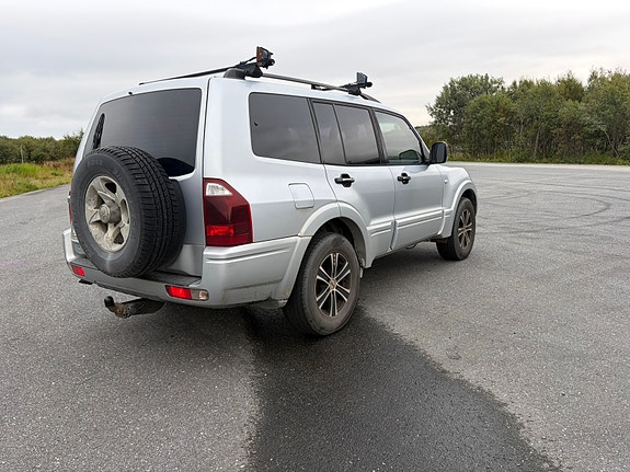 Mitsubishi Pajero 8 of 24