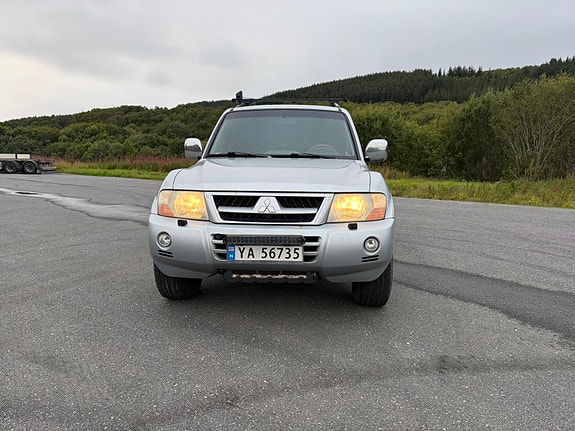 Mitsubishi Pajero 3 of 24