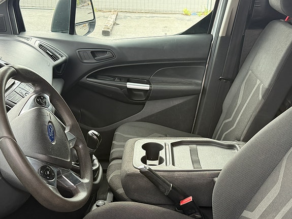 Ford Transit Connect 25 of 29