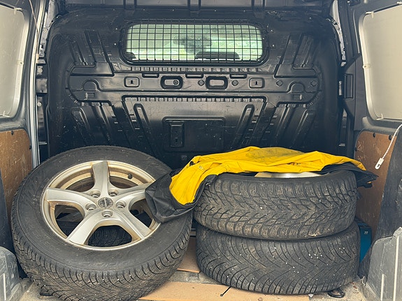 Ford Transit Connect 20 of 29