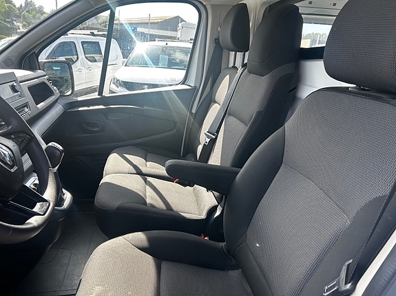 Renault Trafic 17 of 21
