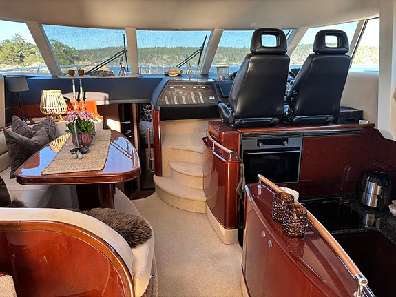 2006 mod Princess P57 med Volvo Penta D12-800 vurderes solgt 22 of 30