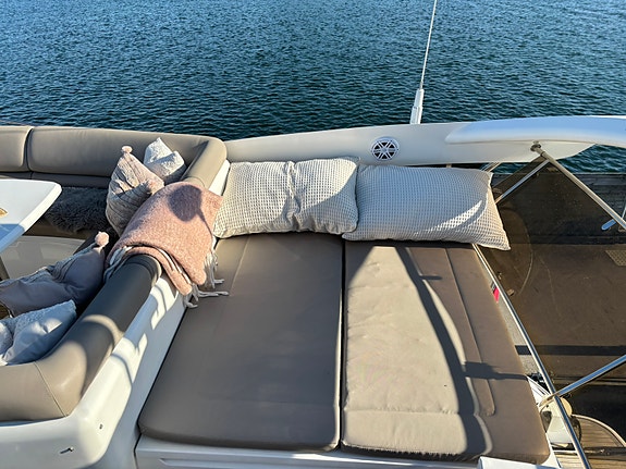 2006 mod Princess P57 med Volvo Penta D12-800 vurderes solgt 13 of 30