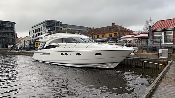2006 mod Princess P57 med Volvo Penta D12-800 vurderes solgt 4 of 30
