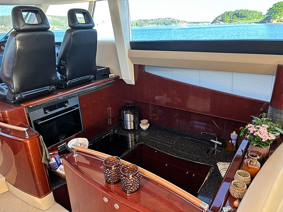 2006 mod Princess P57 med Volvo Penta D12-800 vurderes solgt 23 of 30