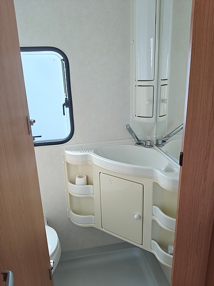 Adria Altea 542 PK 13 of 16