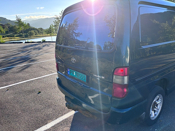 Toyota HiAce 8 of 26