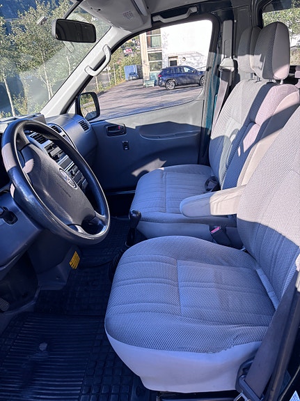 Toyota HiAce 12 of 26