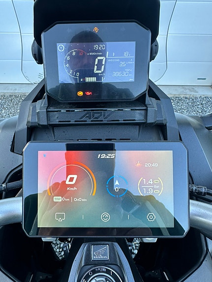 Honda ADV 350 15 of 20