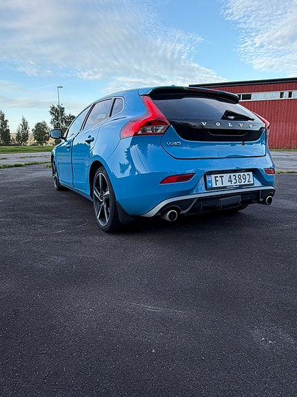 Volvo V40 6 of 21