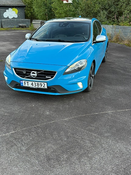 Volvo V40 4 of 21