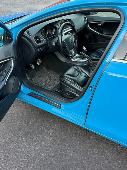 Volvo V40 16 of 21