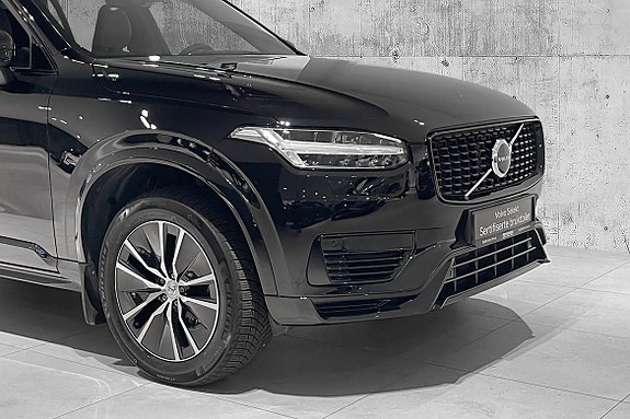 Volvo XC90 2 of 30