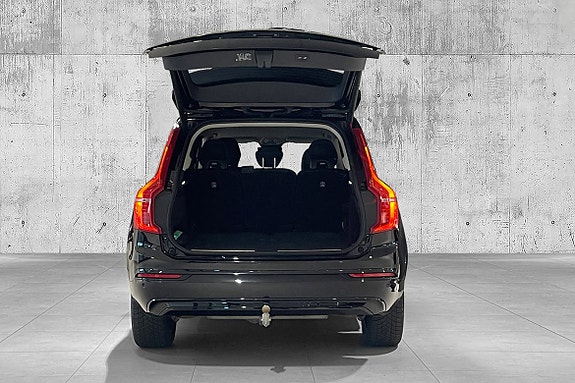 Volvo XC90 11 of 30