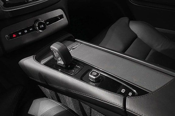Volvo XC90 21 of 30