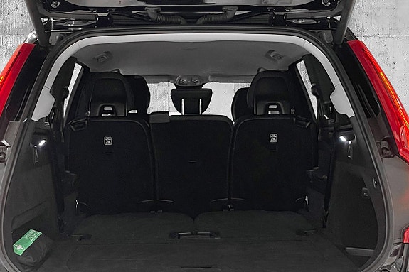Volvo XC90 12 of 30