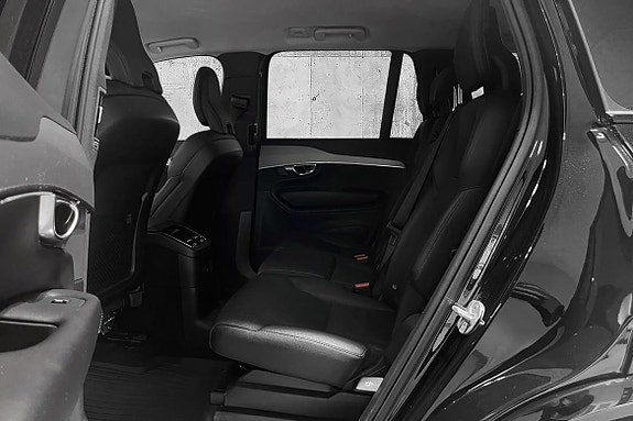 Volvo XC90 18 of 30