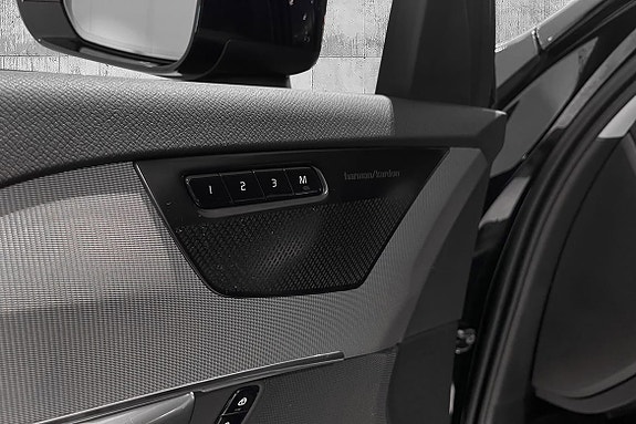 Volvo XC90 19 of 30