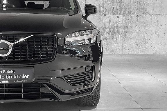 Volvo XC90 4 of 30