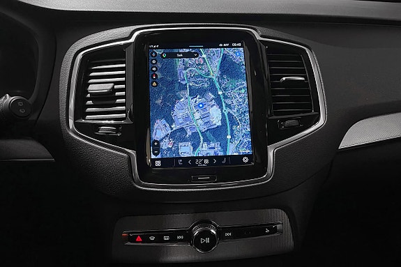 Volvo XC90 25 of 30