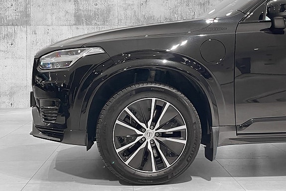 Volvo XC90 14 of 30
