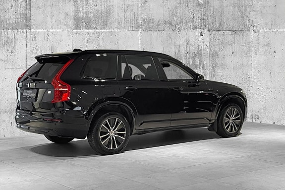 Volvo XC90 5 of 30