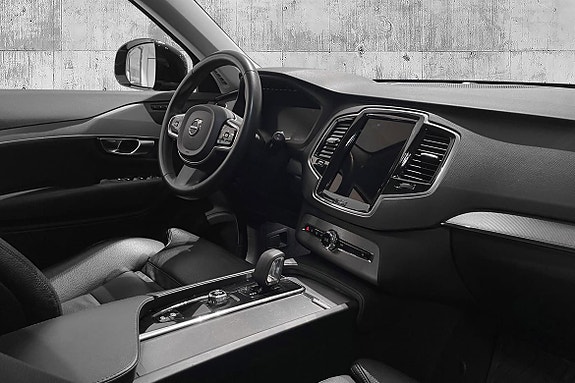 Volvo XC90 30 of 30
