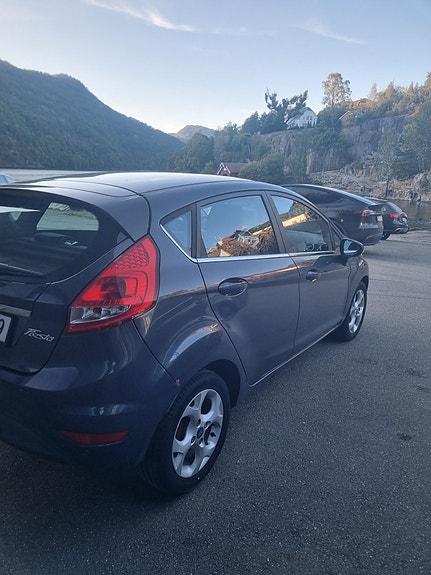 Ford Fiesta 8 of 14