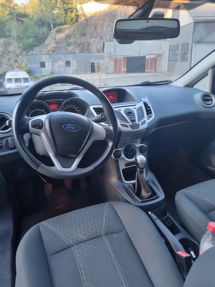 Ford Fiesta 12 of 14