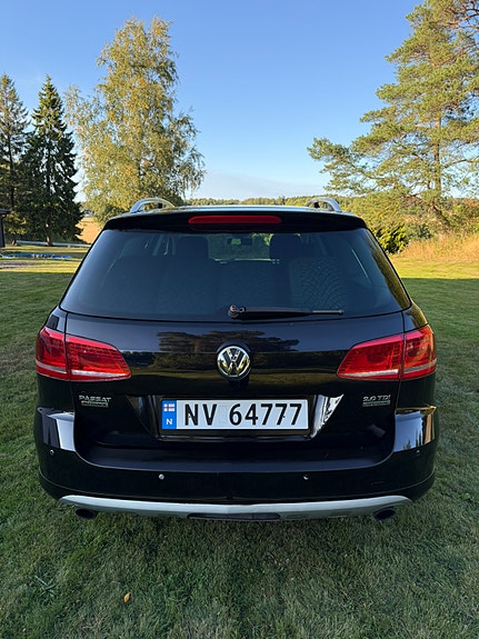 Volkswagen Passat Alltrack 4 of 28