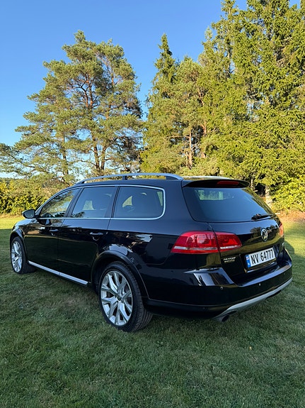 Volkswagen Passat Alltrack 3 of 28