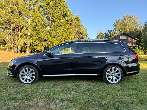 Volkswagen Passat Alltrack 2 of 28