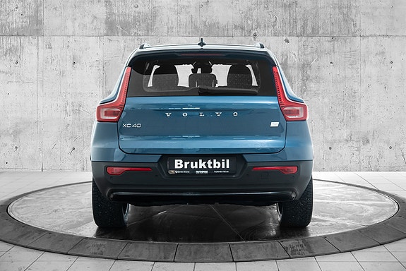 Volvo XC40 8 of 28