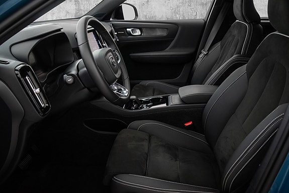 Volvo XC40 20 of 28