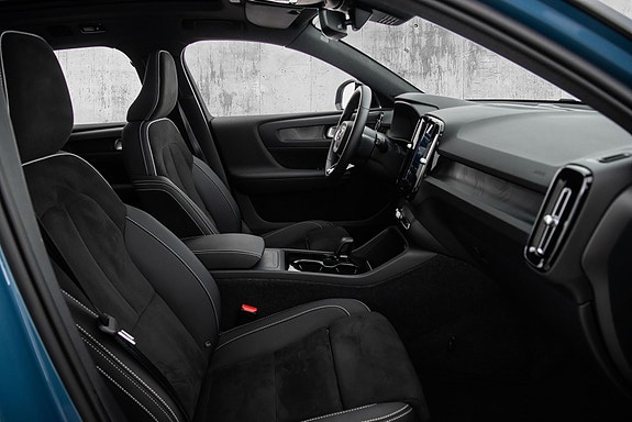 Volvo XC40 26 of 28