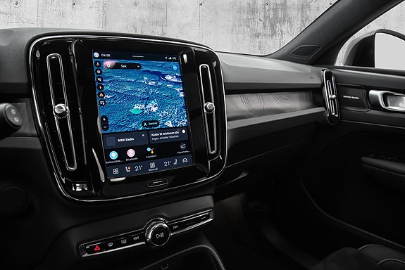 Volvo XC40 13 of 28